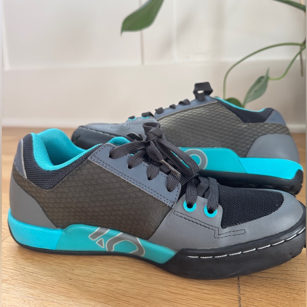 Five Ten Freerider Contact Women’s Mtn Bike Shoes | sz 10 | practically new